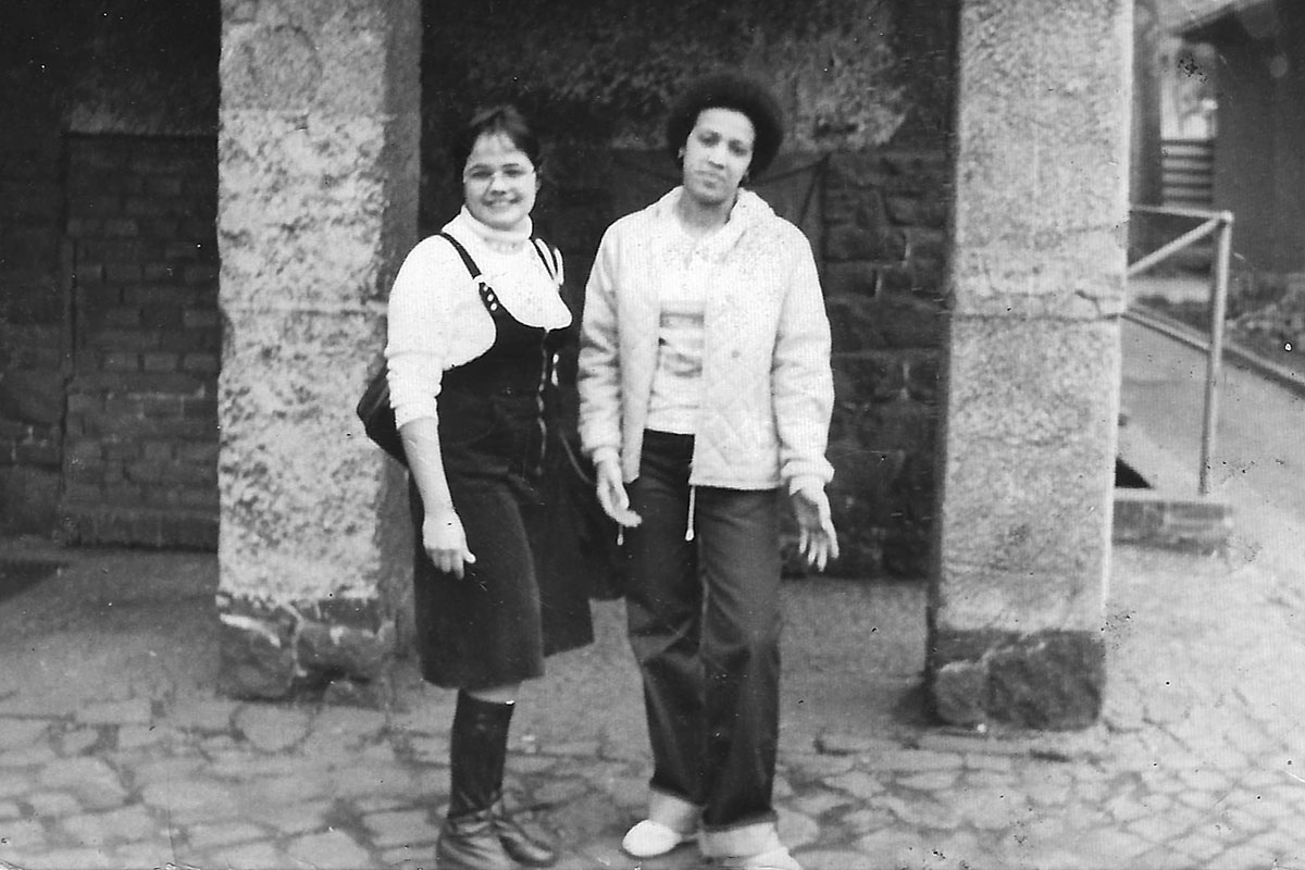 Yolanda Cuesta Osloal (rechts), Leipzig ~ 1980