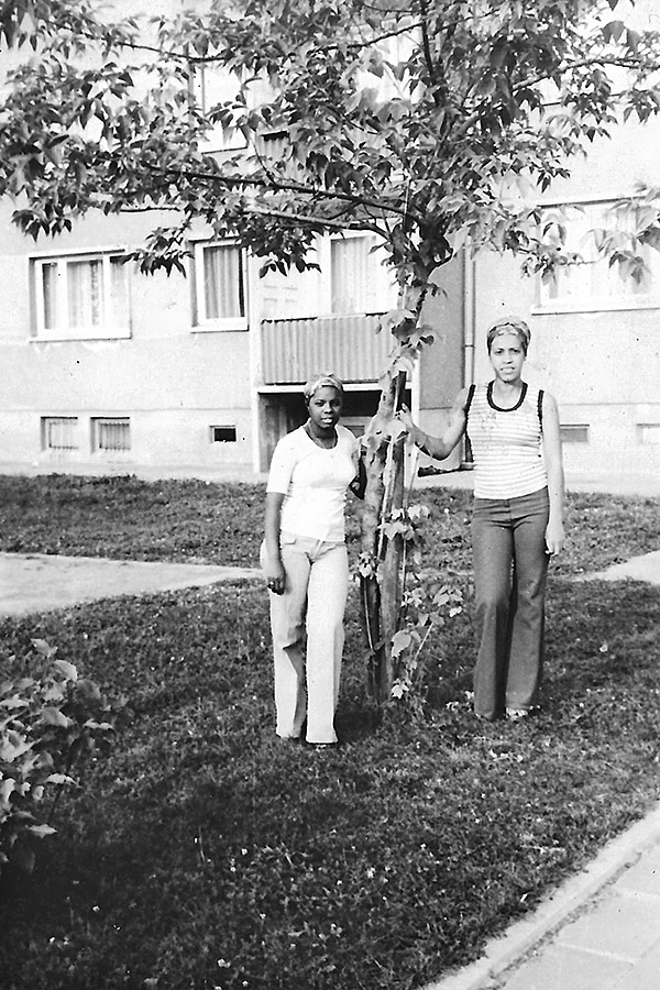 Yolanda Cuesta Osloal (rechts), Leipzig  ~ 1980
