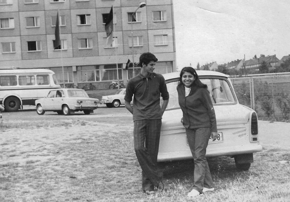 Jesús Ismael Irsula mit einer kubanischen Freundin, Rostock 1973